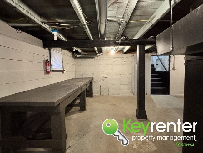 Building Photo - Newly Remodeled 2-Bedroom, 2-Bath Tacoma Home with Finished Basement, Large Backyard, and Detache...