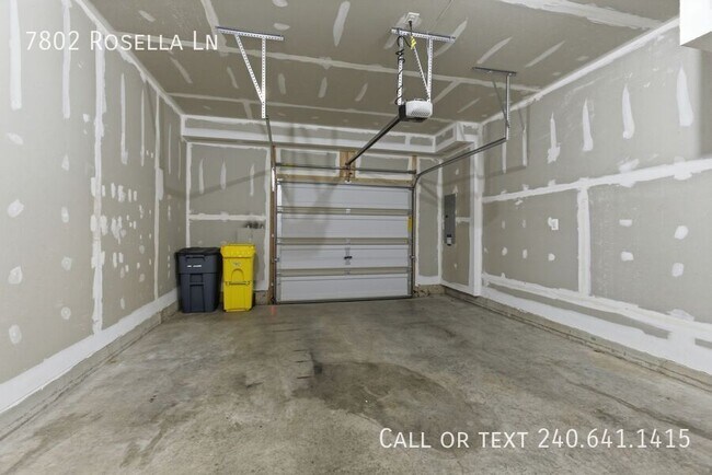 Building Photo - 7802 Rosella Ln