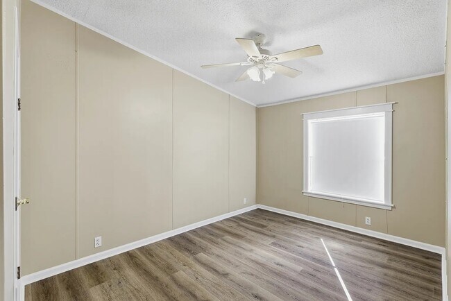 Building Photo - 2430 N Flounder Dr