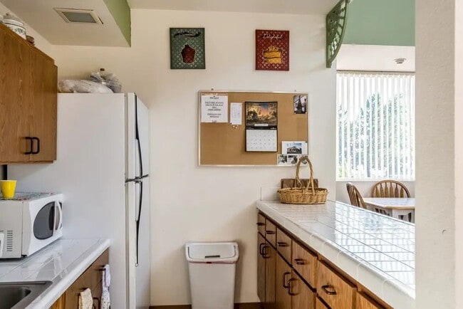 Building Photo - 787 NW Canal Blvd