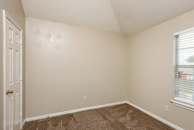 Building Photo - 2029 Austin Dr