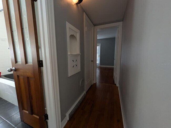 Building Photo - 145 29th Ave N