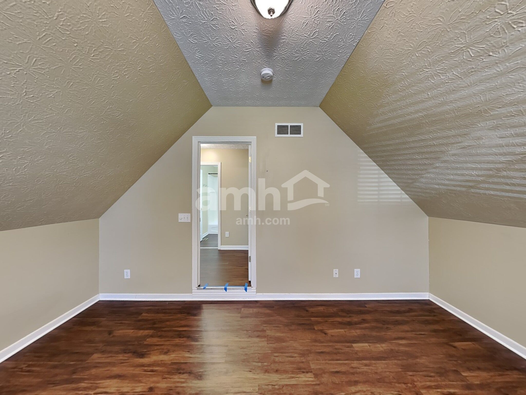 Building Photo - 6500 Morningside Dr