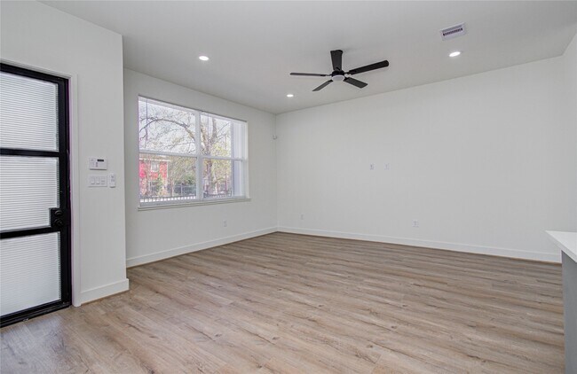 Building Photo - 4605 Edison St