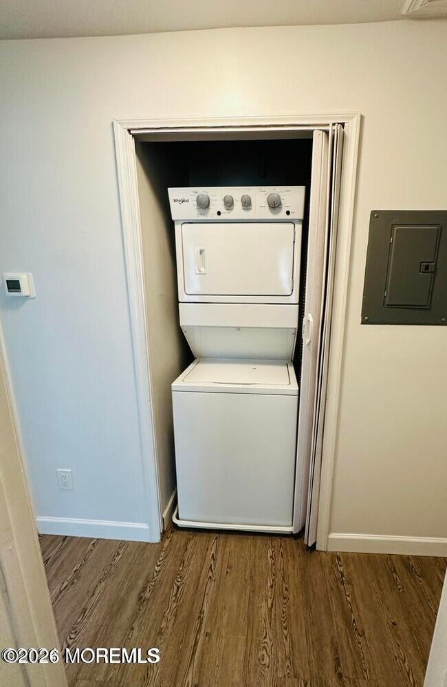 Building Photo - 76 Des Moines Ct