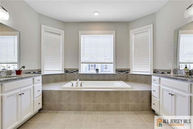 Building Photo - 1 Lafayette Wy