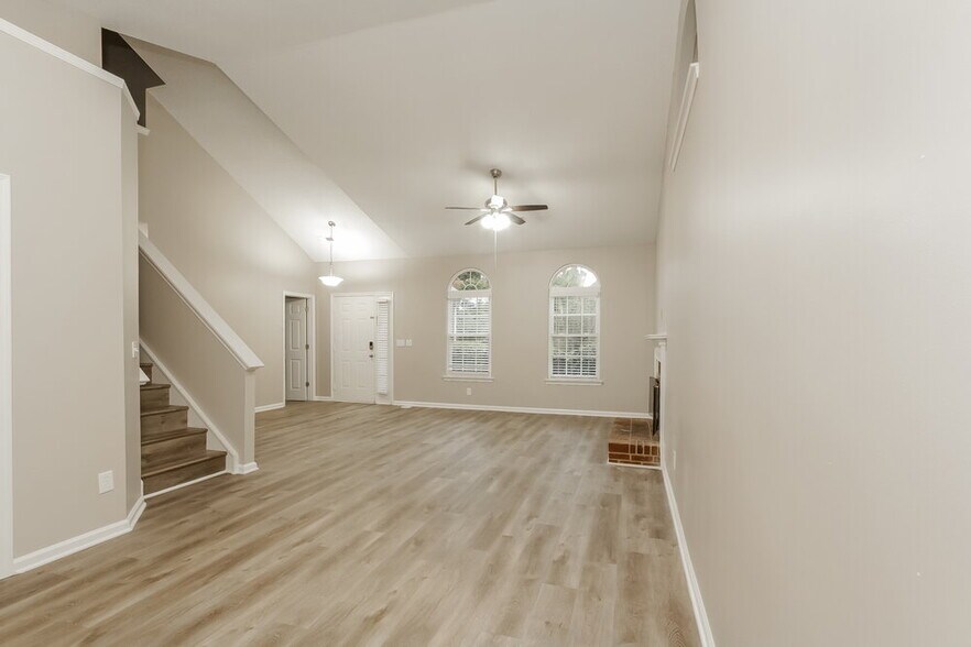 Building Photo - 7405 Chidley Dr