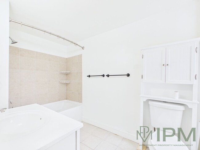 Building Photo - Available Now! Charming 3 Bedroom, 1.5 Bat...