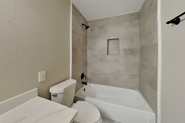 Building Photo - 5803 Forest Timbers Dr