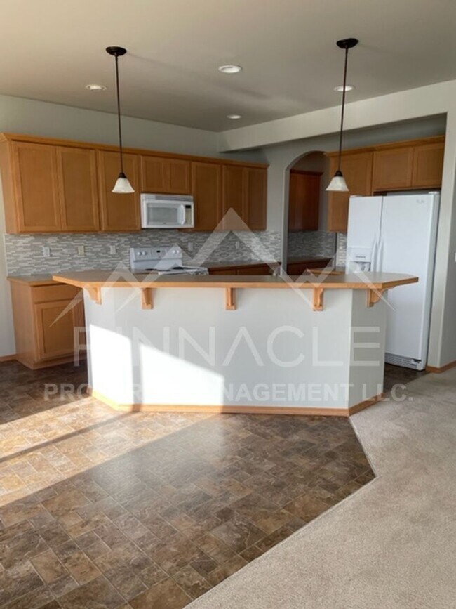 Building Photo - 1808 Clearview Dr