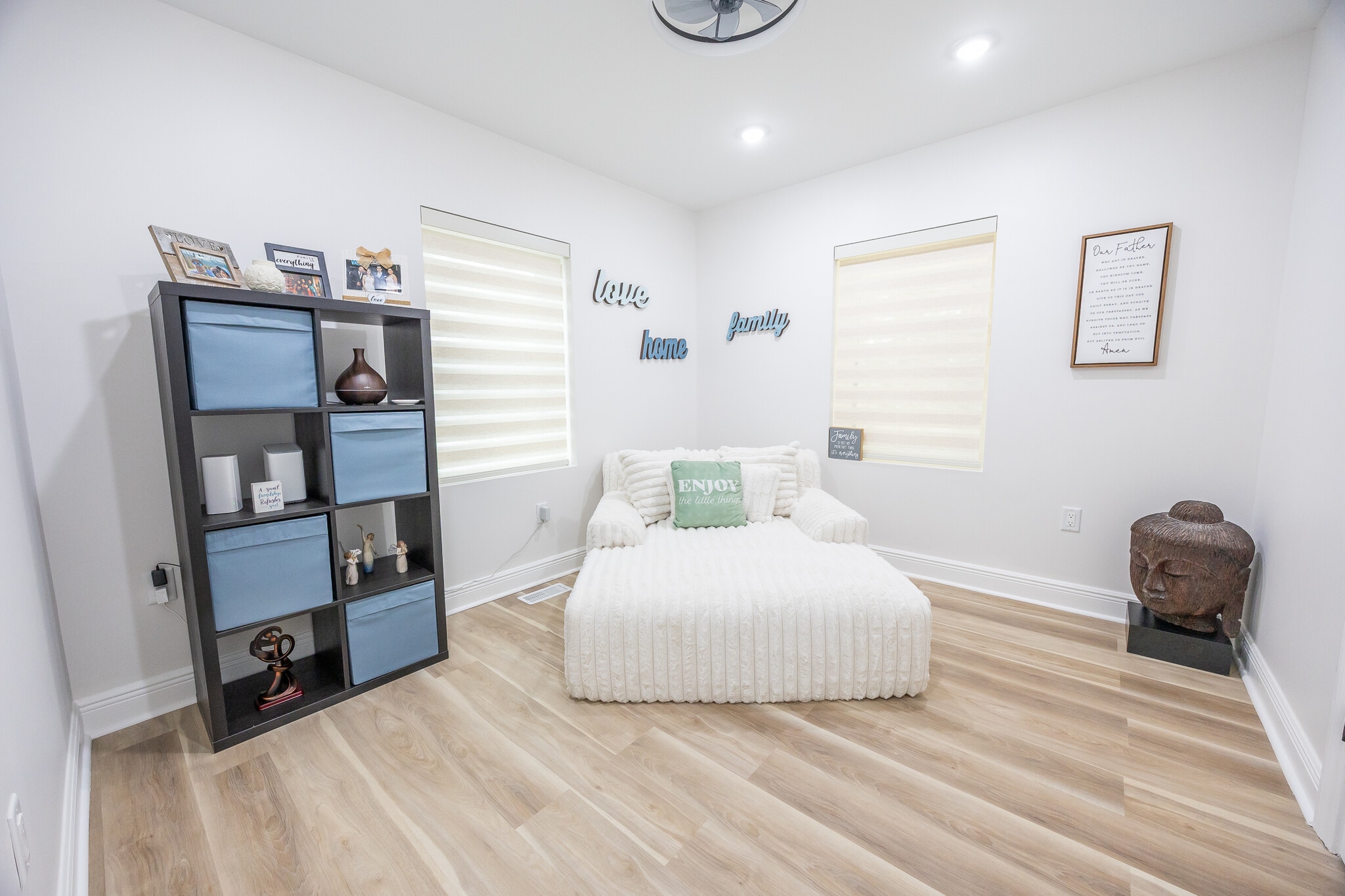 Building Photo - 7980 Royal Ave