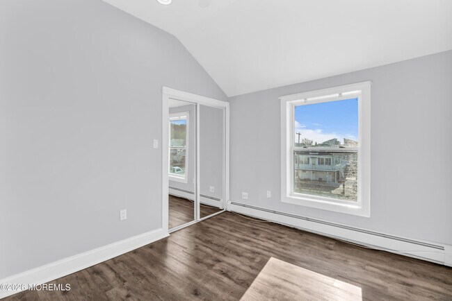 Building Photo - 2 Bedle Pl