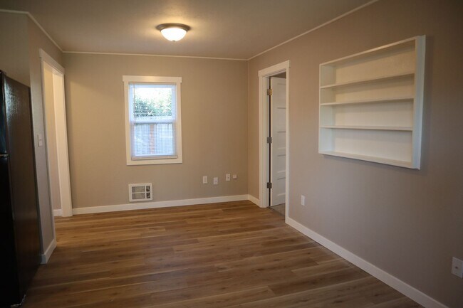Building Photo - r1500VDuplex