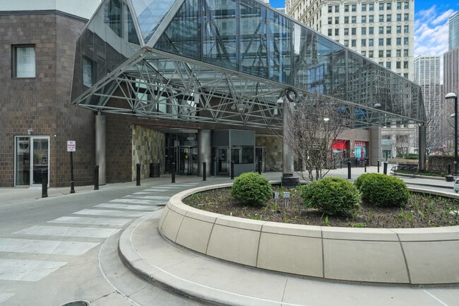 Building Photo - 405 N Wabash Ave