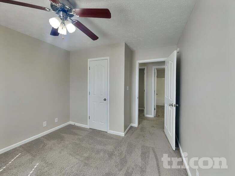 Building Photo - 629 Wolfchase Dr