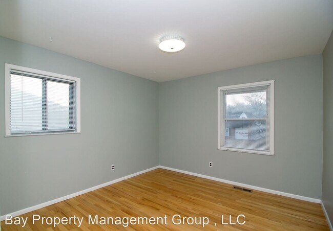 Building Photo - 3 br, 1.5 bath House - 609 Lacewood Drive