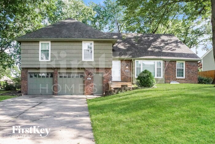 Primary Photo - 2607 NE 69th Terrace