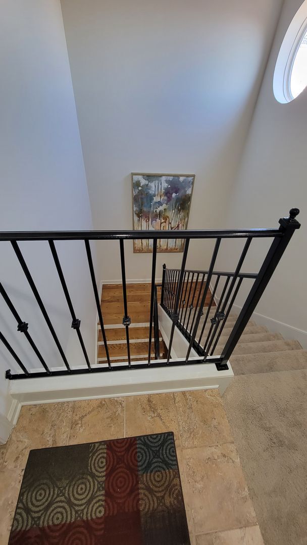 Building Photo - Absolutely adorable townhome in downtown Memphis