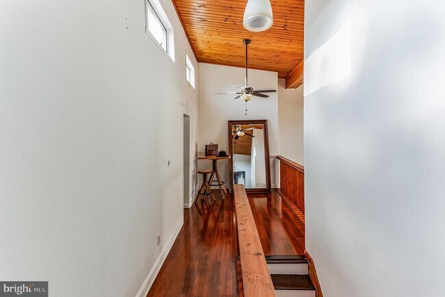 Building Photo - 216 Columbia Ave