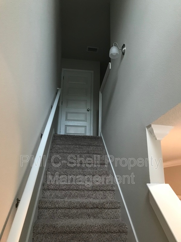 Building Photo - 357 S E St