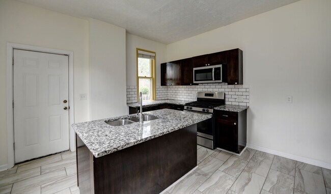 Building Photo - 683-685 South Champion