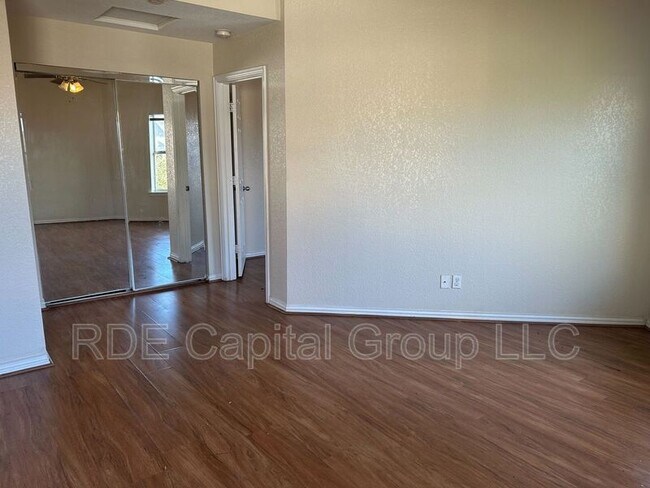 Building Photo - 5203 Bexar St