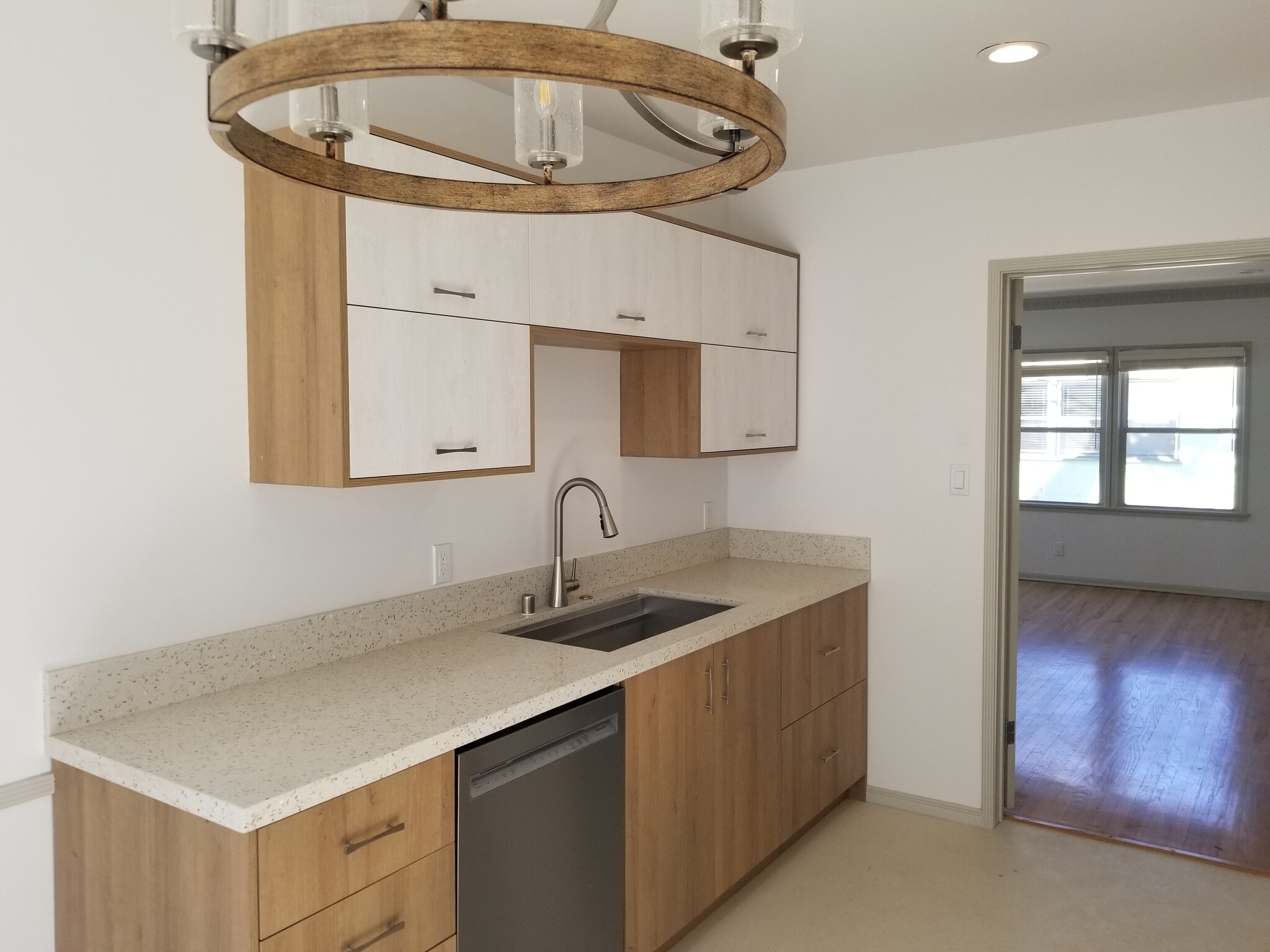 Building Photo - Euclid Apartments