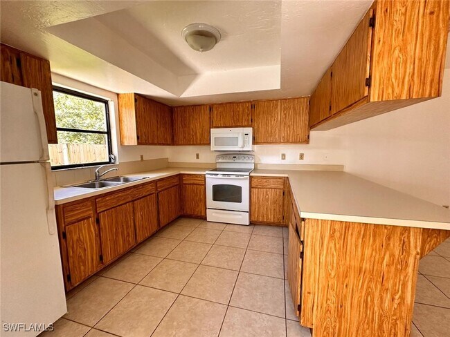 Building Photo - 16363 Teresa Ln