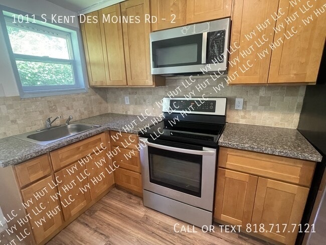 Building Photo - 1011 Kent Des Moines Rd