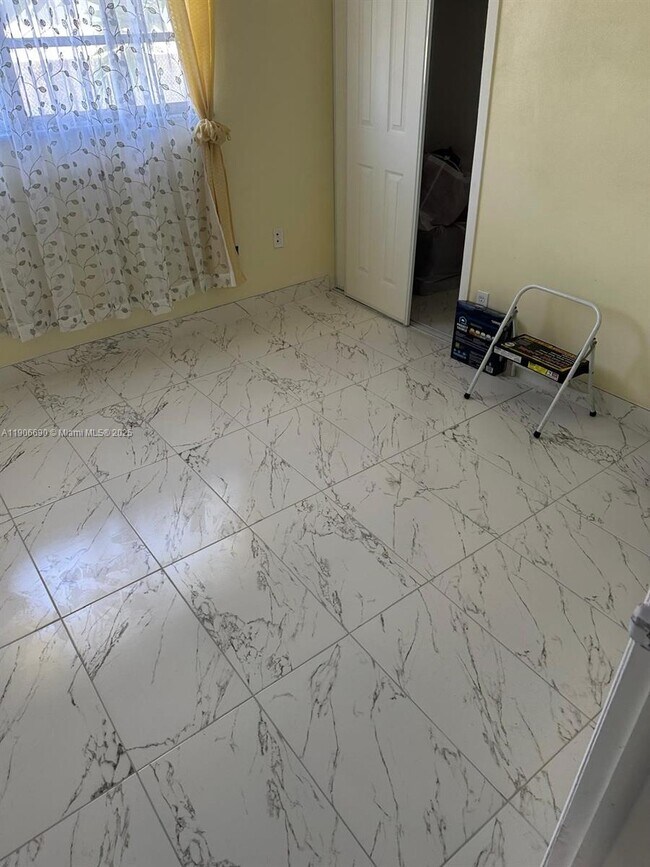 Building Photo - 5360 Fletcher St