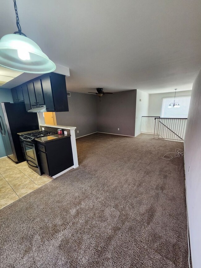 Building Photo - Beautiful 2 bedroom 1.75  bath Home Alta Loma