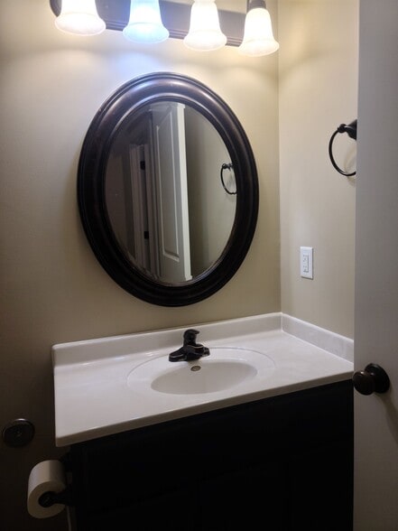 Building Photo - 411 N Brady St