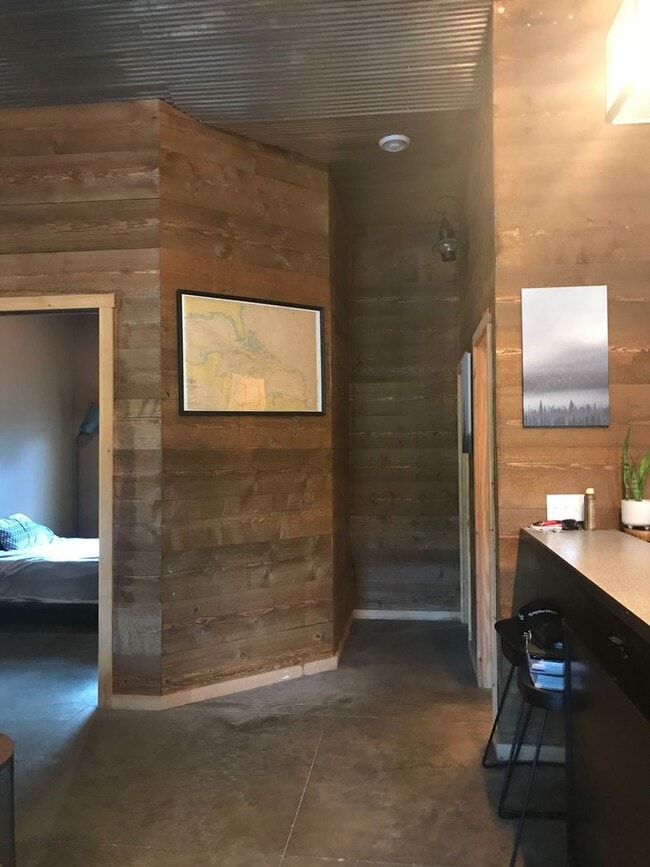 Building Photo - Barn dominium