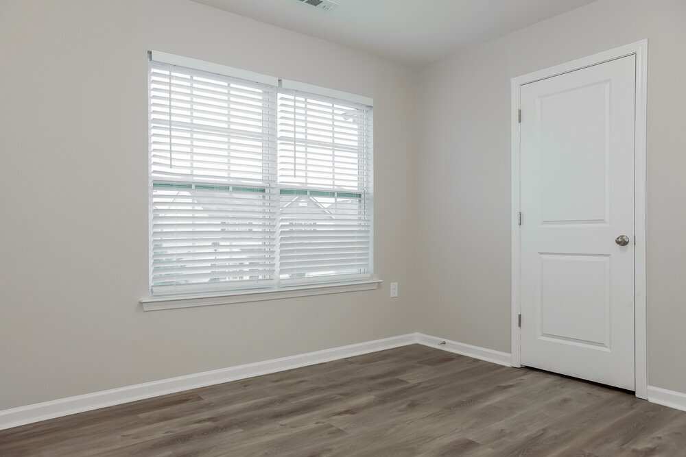 Building Photo - 1924 Eastway Dr