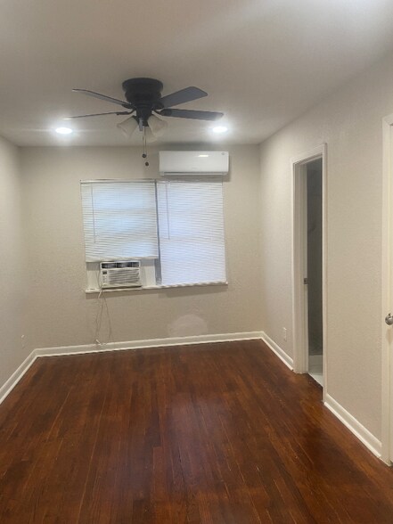 Building Photo - 1930 W Dallas St