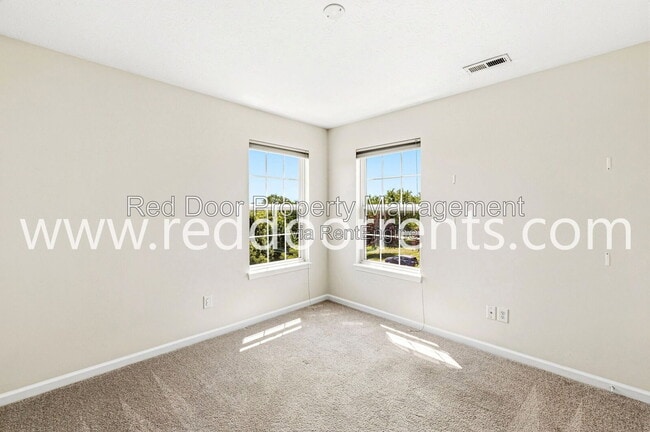 Building Photo - 13340 E Golden Gate Dr