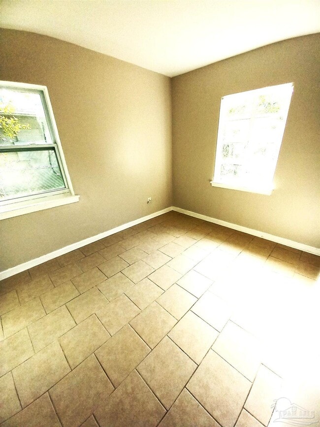 Building Photo - 9 Besma Dr