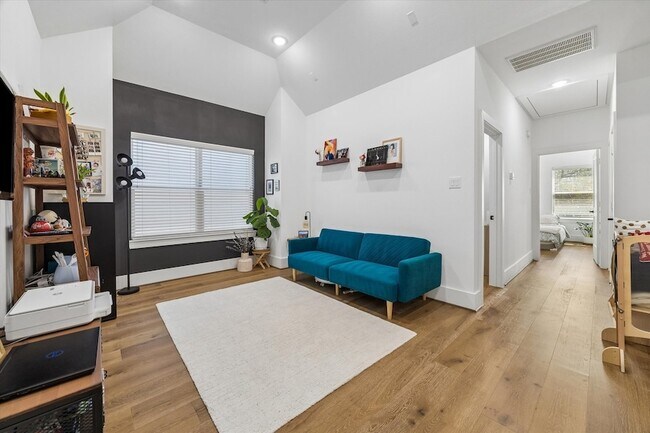 Building Photo - 9009 Wellspring Dr