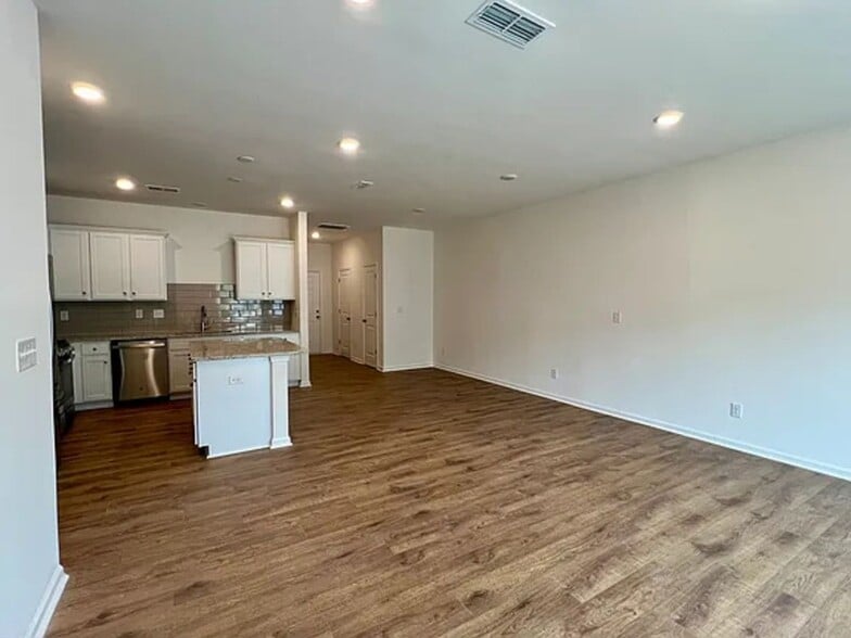Building Photo - 3546 Secrest Lndg