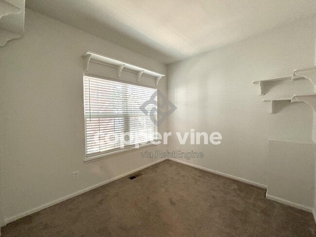 Building Photo - 14319 E Grand Dr