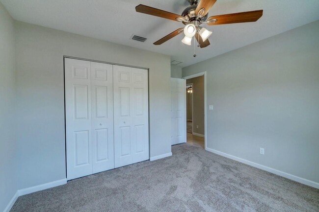 Building Photo - 799 SW Sardinia Ave