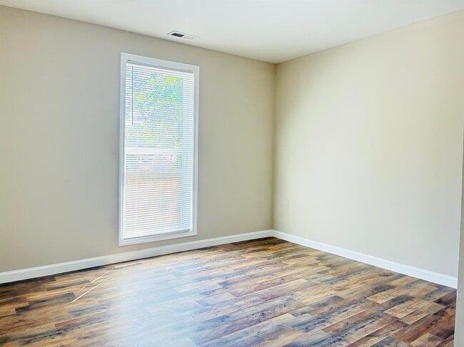 Building Photo - 506 Bonny St