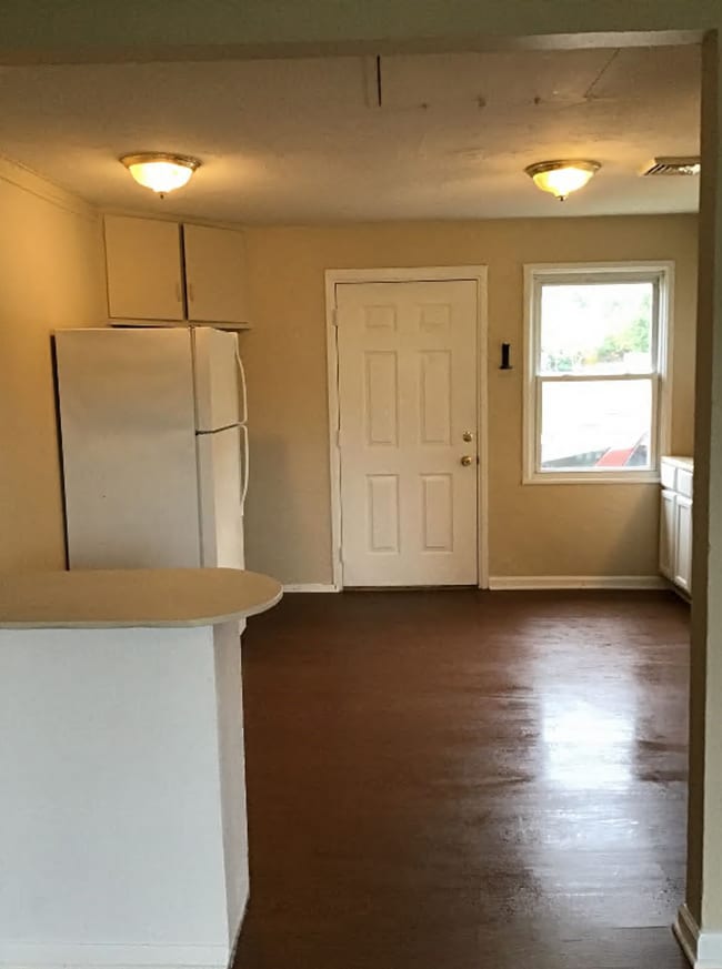 Building Photo - 533-543 Hollywell Ave