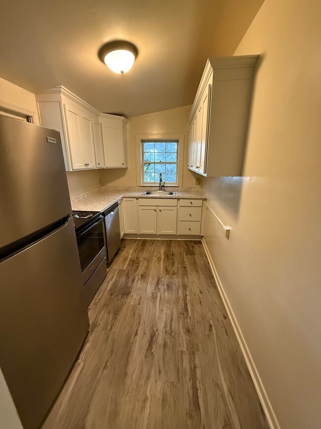 Building Photo - 530 Nantahala Ave