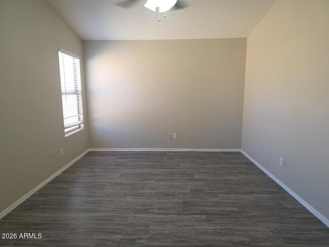 Building Photo - 3334 E Woodside Way