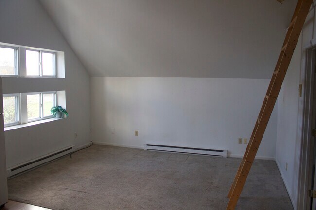 Building Photo - 35 Birdsall St