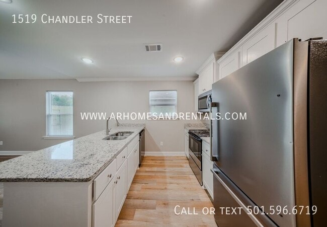 Building Photo - 1519 Chandler St