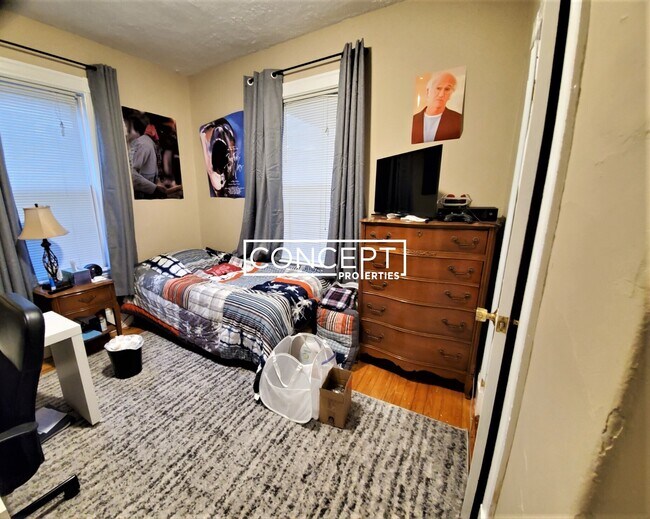 Building Photo - 6A Sunset St. Unit 2