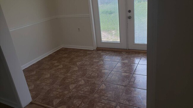 Building Photo - Cozy 3Bed/2Ba Home, Centrally Located w/Access to Shopping, Dining & Tyndall AFB!