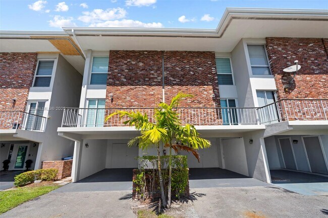 Building Photo - 6795-6793 Brookline Dr